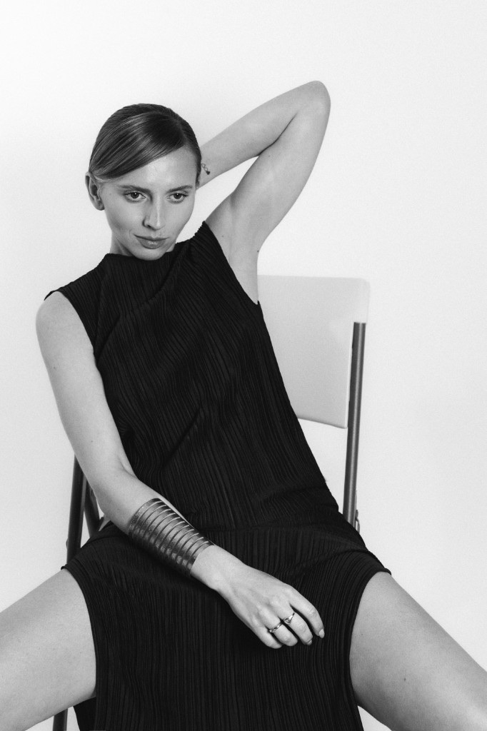 Anna Nosok — editorial